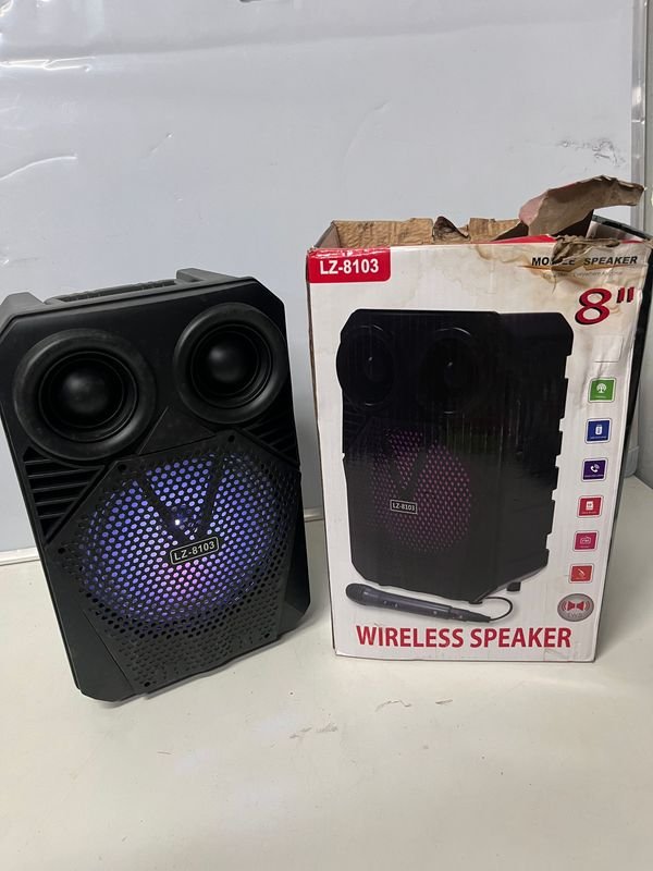 Parlante Inalámbrico Bluetooth LZ-8103 de 8 Pulgadas con Micrófono