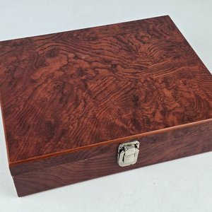 Juego de Accesorios para Vino en Caja de Madera - imagen 5