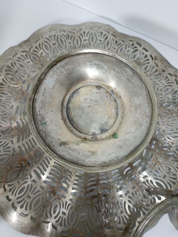 Bandeja Metálica Vintage, Saleros de Cerámica y Recipiente Cisne - imagen 1