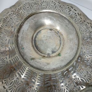 Lote anterior: Bandeja Metálica Vintage, Saleros de Cerámica y Recipiente Cisne