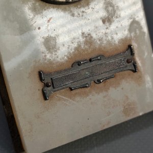 Dos Retablos Religiosos de Sobremesa en Metal y Mármol - imagen 5