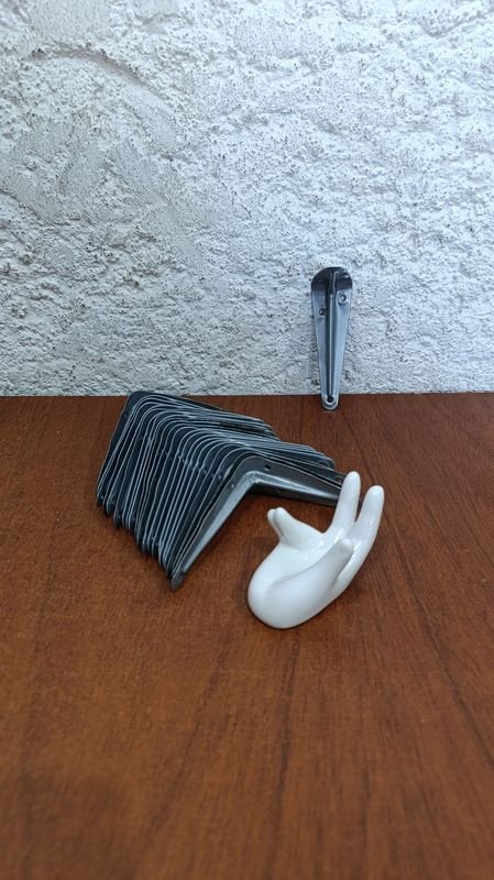 Lote anterior: Mensula de metal con gancho de plástico blanco
