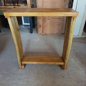 Lote siguiente: Estante Rústico de Madera Nuevo
