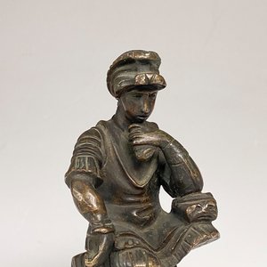 Figura de Bronce de Personaje Histórico, Firmada - imagen 3