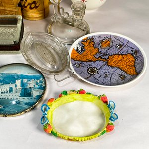 Lote de Artículos Varios: Jarra de Madera, Porta Velas, Despojador y Más - imagen 3