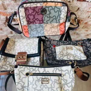 Lote siguiente: Lote de Carteras Tous Multicolores y Estampadas