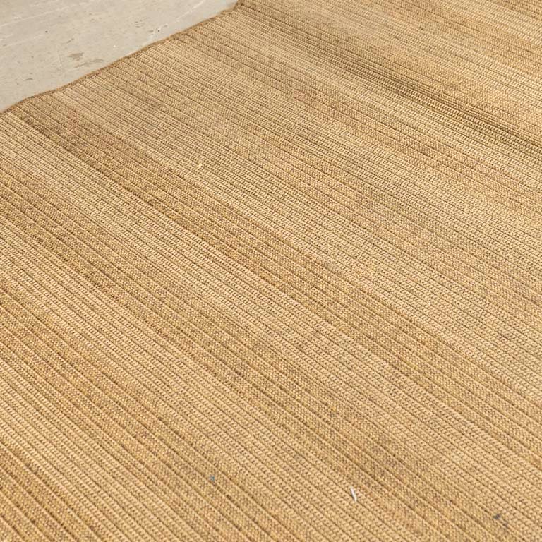 Alfombra acrílica en tonos marrones para decorar - imagen 3