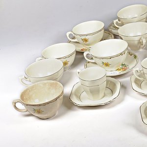 Juego de Loza Inglesa: 23 Piezas de Tazas de Té y Pocillos de Café con Platillos - imagen 2