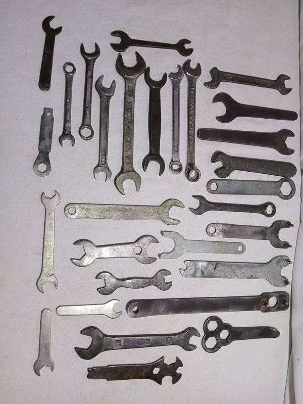 Lote de 29 Llaves Variadas de Metal