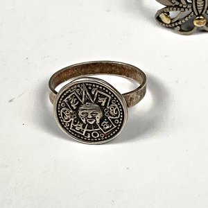 Tres Anillos de Plata con Diseños Distintivos - imagen 3