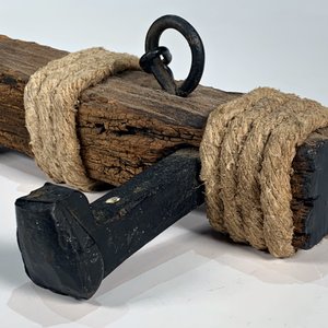Perchero Rústico de Madera Dura con Ganchos de Clavo de Tren y Cadena - imagen 2