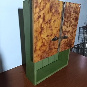 Botiquín o Estante Rústico de Madera con Puertas y Estantes Interiores - imagen 3