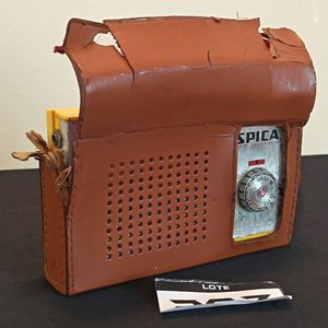 Radio Portátil a Transistores Spica ST-600 Antigua con Estuche de Cuero - imagen 2