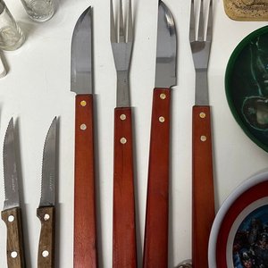 Lote de Utensilios de Cocina y Hogar: Termo, Mate, Cubiertos, Platos y Más - imagen 2