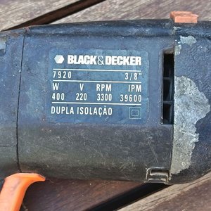 Taladro eléctrico Black & Decker con mandril y mecha colocada - Funciona - imagen 4