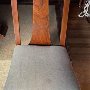 Juego de Comedor y Aparador de Cerejeira con Repujado y Vidrio - imagen 8