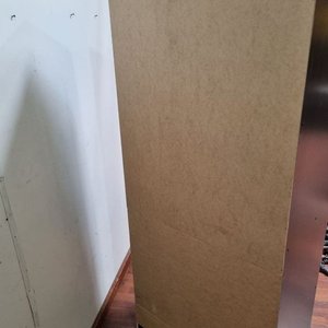 Mueble de Madera con Puertas Dobles y Estantes - imagen 4
