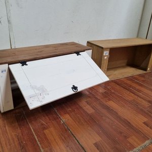 Set de 2 Muebles Aéreos de Madera: Uno con Puerta y Estante Abierto - imagen 2
