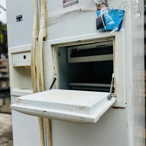 Heladera GE Profile de dos puertas con dispensador - imagen 4