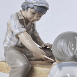 Grupo de niños jugando, tapa de catálogo Zafir S.A. - imagen 9