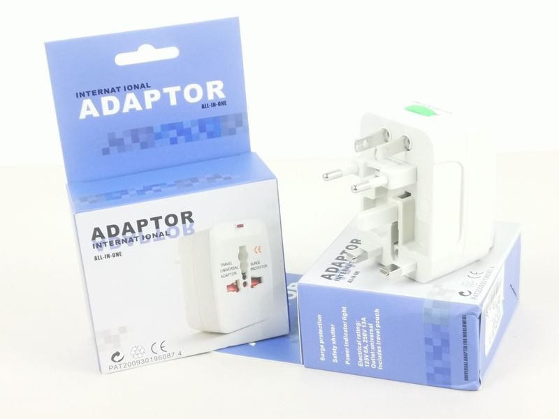 Pack de 2 Adaptadores de Enchufe Universales de Viaje