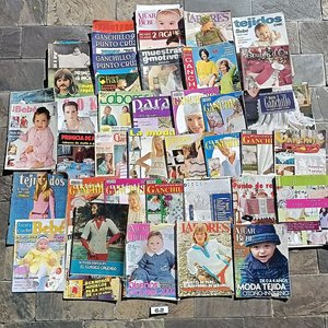 Lote de Revistas Antiguas de Ganchillo, Tejidos y Labores - imagen 1