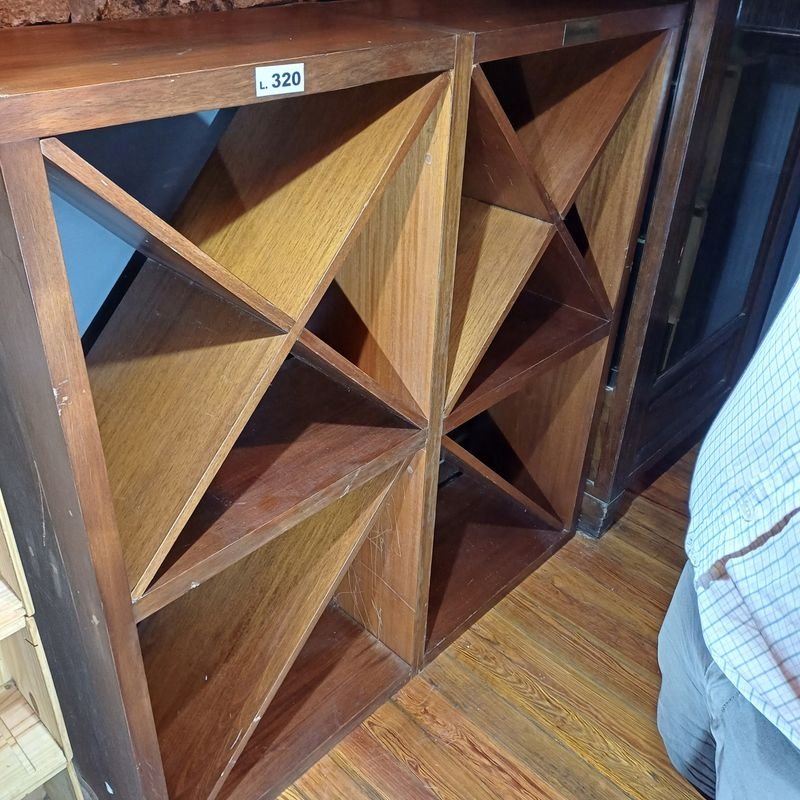 Estanteria en forma de X, medidas: 1,26m x 35cm x 1,30m - imagen 6