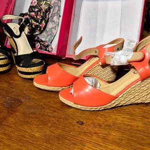 Lote de 6 Calzados: Sandalias de Plataforma y Zapatos Infantiles - imagen 4