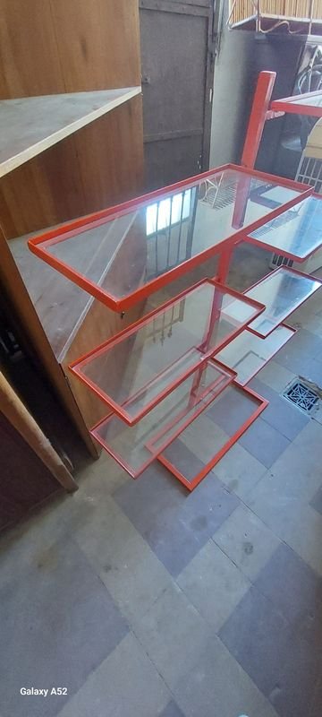 Estantería en metal con estante de vidrios - imagen 5