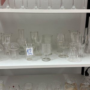 Lote de 25 Copas y Vasos de Vidrio Surtidos - imagen 3