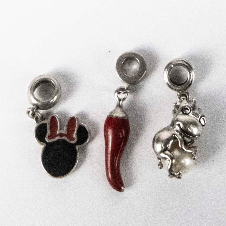 Tres Dijes de Plata: Minnie, Ají y Hipopótamo con Perla