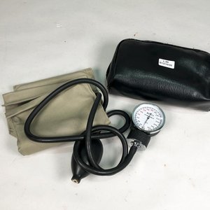 Lote anterior: Aparato de Presión Arterial con Estuche y Manguera