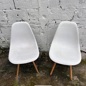 Par de Sillas Estilo Eames Blancas - imagen 1