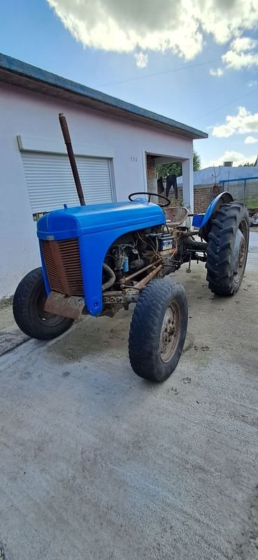 Tractores y maquinaria agrícola, partes y accesorios - imagen 1