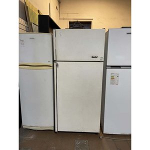 Lote anterior: Heladera Frigidaire Frio Húmedo con Detalles de Óxido y Avería en Puerta