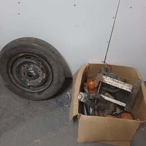 Lote anterior: Lote de Herramientas Varias y Rueda de Renault 12