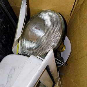 Lote de Iluminación: Foco LED Solar, Foco LED Piscina y Lámparas Halógenas - imagen 4