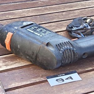 Taladro eléctrico Black & Decker con mandril y mecha colocada - Funciona - imagen 5