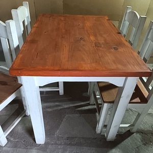 Juego de Comedor de Madera: Mesa y 4 Sillas en Excelente Estado - imagen 6