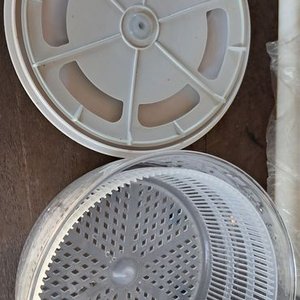 Escurridor de Ensalada, Dispensador de Comida para Perro y Escurridor de Platos - imagen 2
