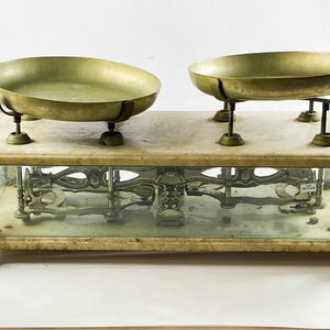 Lote siguiente: Balanza Antigua de Sobremesa con Dos Platos, Mármol y Metal