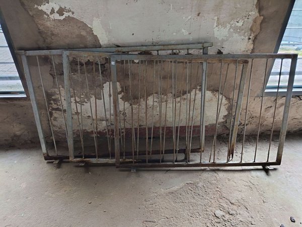 Lote de 3 Rejas Metálicas para Protección o Decoración - imagen 1