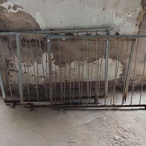 Lote siguiente: Lote de 3 Rejas Metálicas para Protección o Decoración