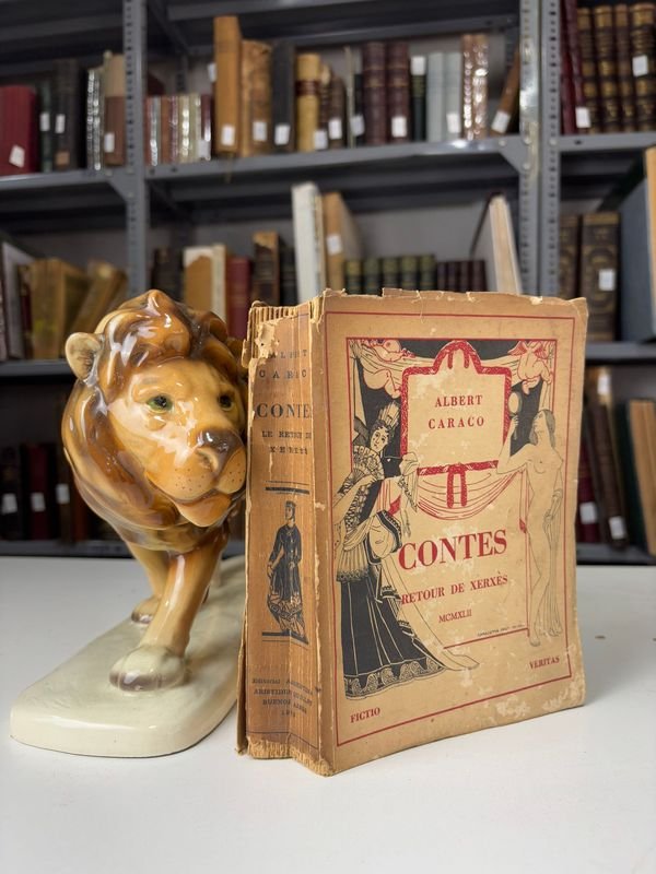 Lote anterior: Libro de cuentos con estatua cerámica de león
