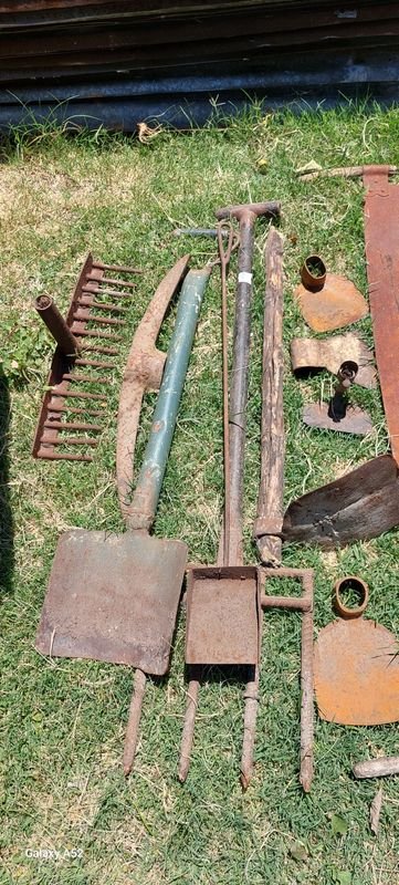 Colección de herramientas y maquinaria vieja - imagen 3