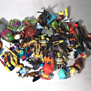 Lote siguiente: Lote Variado de Juguetes: Figuras de Acción y Personajes