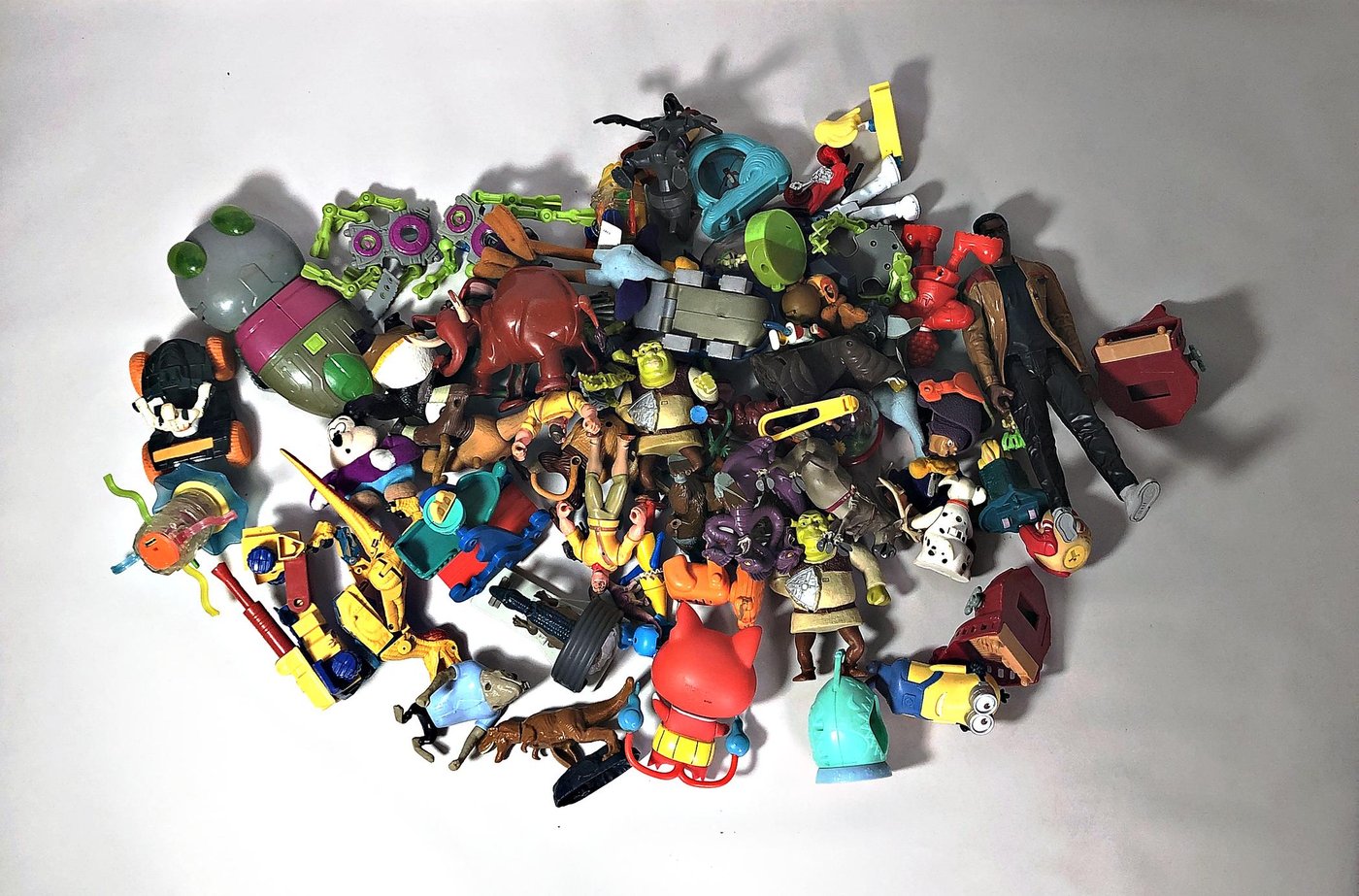 Lote Variado de Juguetes: Figuras de Acción y Personajes