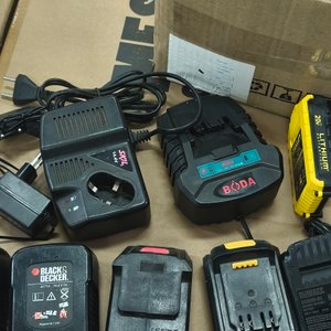 Lote de Baterías y Cargadores para Herramientas Eléctricas Varias Marcas - imagen 3