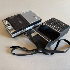 Radio spika , grabador philips y calculadora - imagen 10
