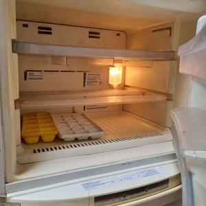 Heladera con Freezer Whirlpool Blanca - Buen Estado y Funcionamiento - imagen 2
